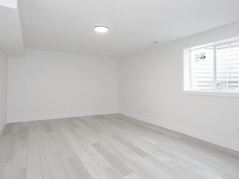 1527 Duncannon Dr — Photo 29