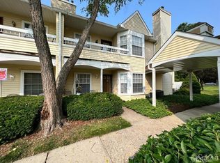 4 Dennis Ct, Hightstown, NJ 08520