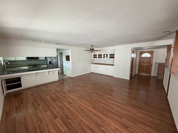 2nd image of 204 Ruby Ln
