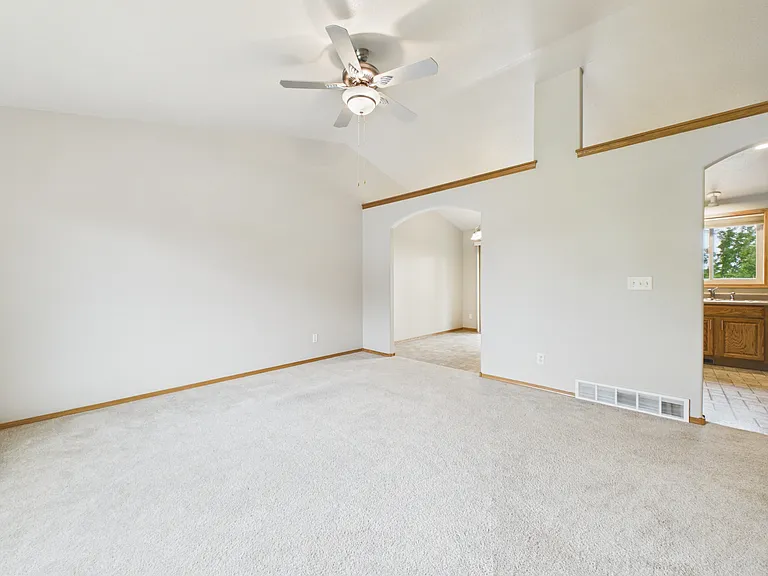 2505 N Vincent Ave — Photo 14