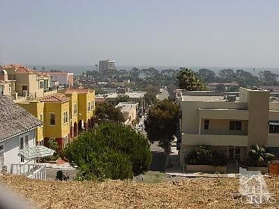 1st image of 405 Poli St