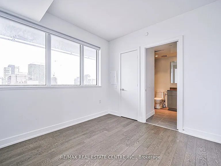 7 Grenville St #2605 — Photo 26