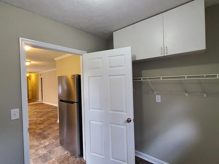 180 N Burson Ave — Photo 16