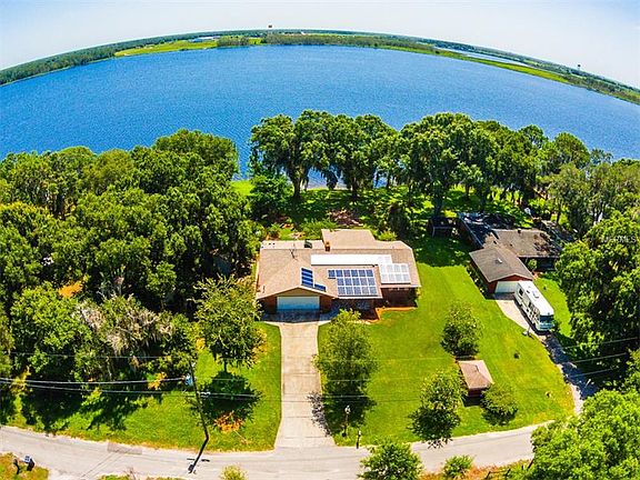 3rd image of 723 Lake Agnes Dr