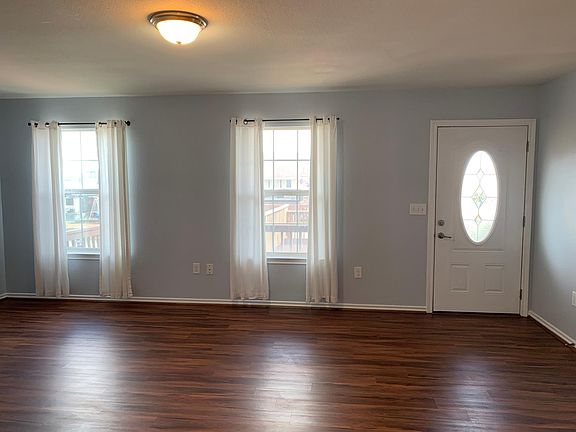3rd image of 154 Tarpon St