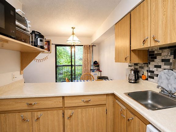 5th image of 7144 133b St #208