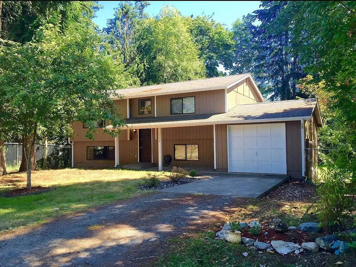 3 bed, 2220 sqft, $2,800 — Photo 1