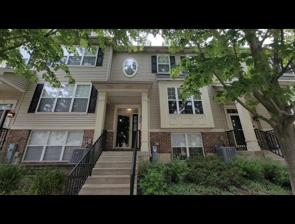 1st image of 2 Melrose Ct