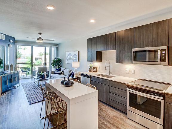 3rd image of 2323 E Highland Ave #1527