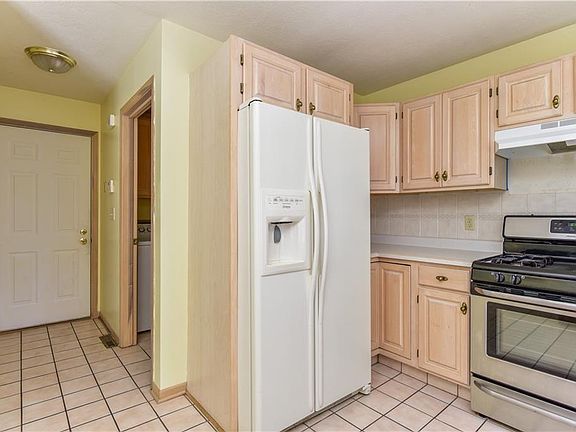 5th image of 33 Fieldstone Unit C