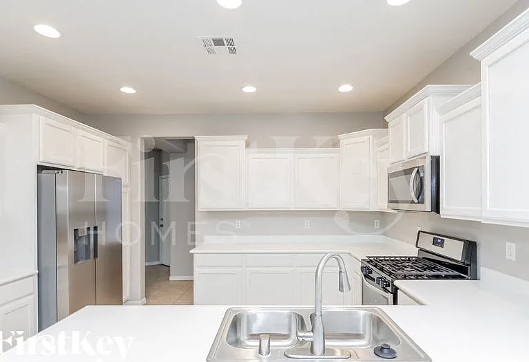 5595 Criollo Dr — Photo 8