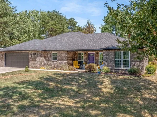 301 Hembree Dr, Lincoln, AR 72744