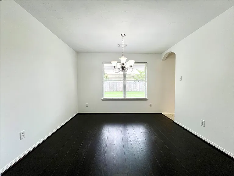 123 Willoughby Ct — Photo 13