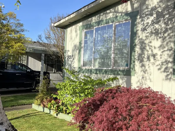 4155 NE Three Mile Ln, McMinnville, OR 97128