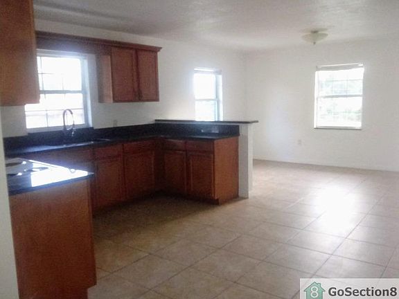 4th image of 1110 Valencia Ave