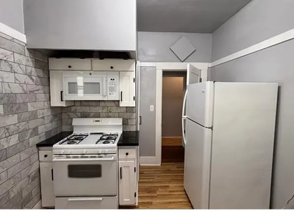 841 E Weldon Ave, Fresno, CA 93704