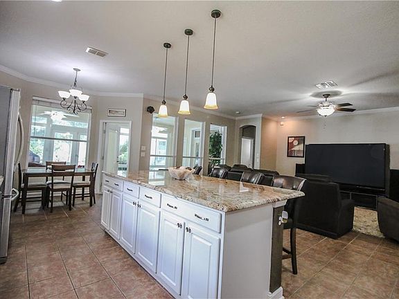 3rd image of 14127 Tanja King Blvd