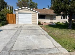 1120 Amberwood Rd, Sacramento, CA 95864