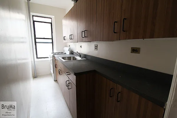 Rented by Bruma Realty LLC | media 4