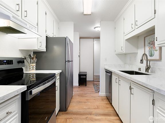 3rd image of 2625 13th Avenue W #202