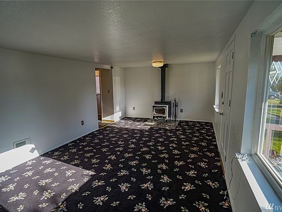5th image of 1009 E 46th St