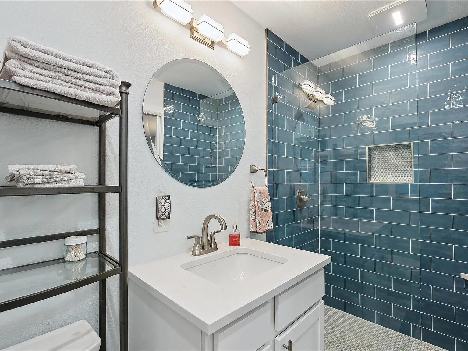 2 bed, 785 sqft, $1,800 — Photo 4