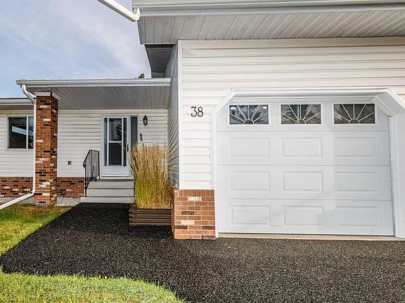4th image of 2821 S Botterill Cres #38-RED