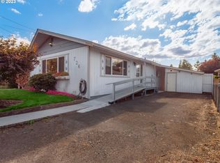 726 W Broccoli St, Roseburg, OR