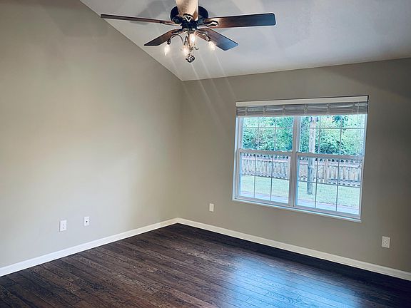 5th image of 6752 La Christa Way