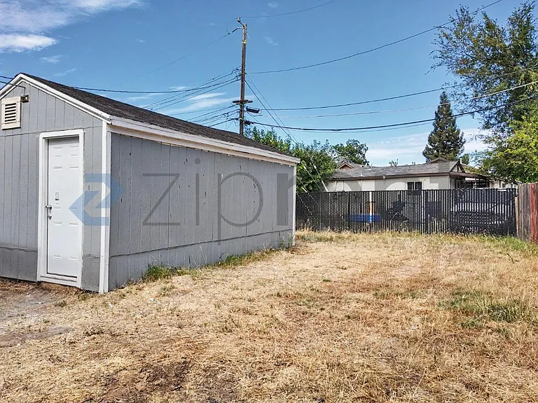 4309 32nd St — Photo 33