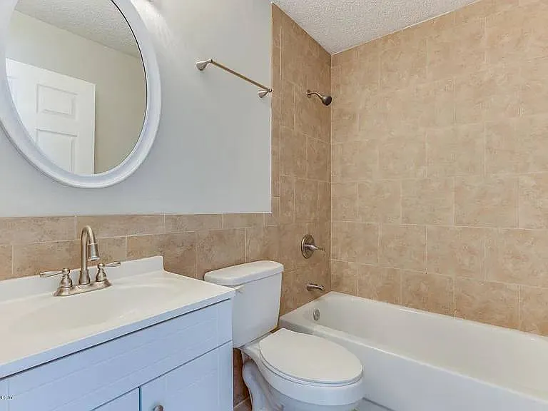 1710 Ashwood Cir — Photo 6