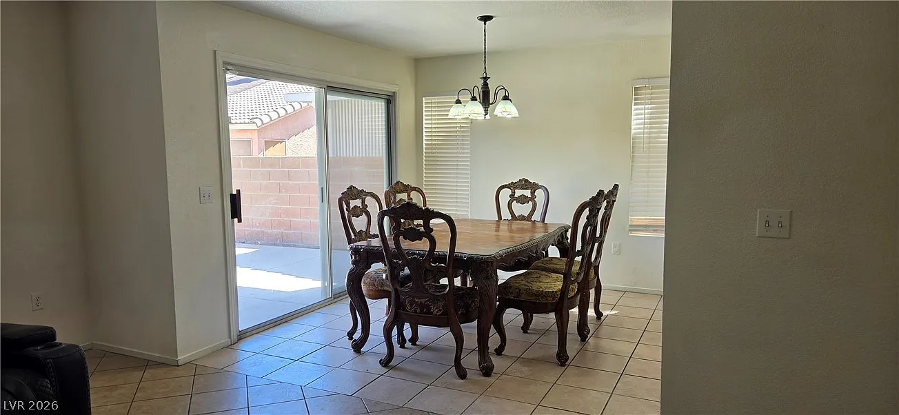 4 bed, 2.5 bath, 1624 sqft, $1,850 — Photo 4