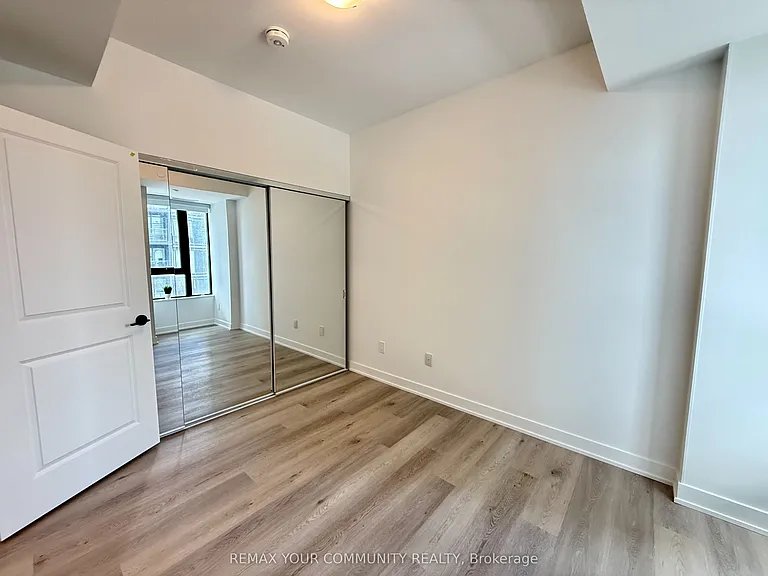 2075 Lakeshore Rd #703 — Photo 11