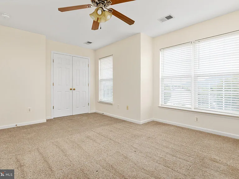 313 Frontier Fort Ln — Photo 10