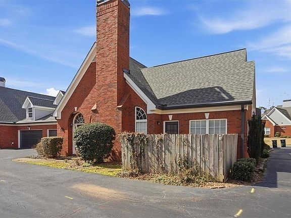 2nd image of 111 Stonegate Ln