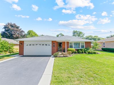 909 S We Go Trl, Mount Prospect, IL, 60056