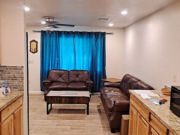 4th image of 427 N 96th Pl