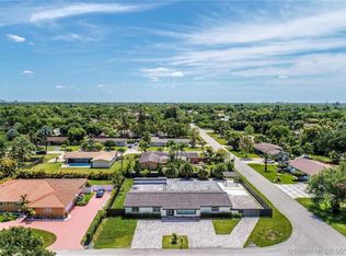 11725 SW 98th Ave, Miami, FL 33176