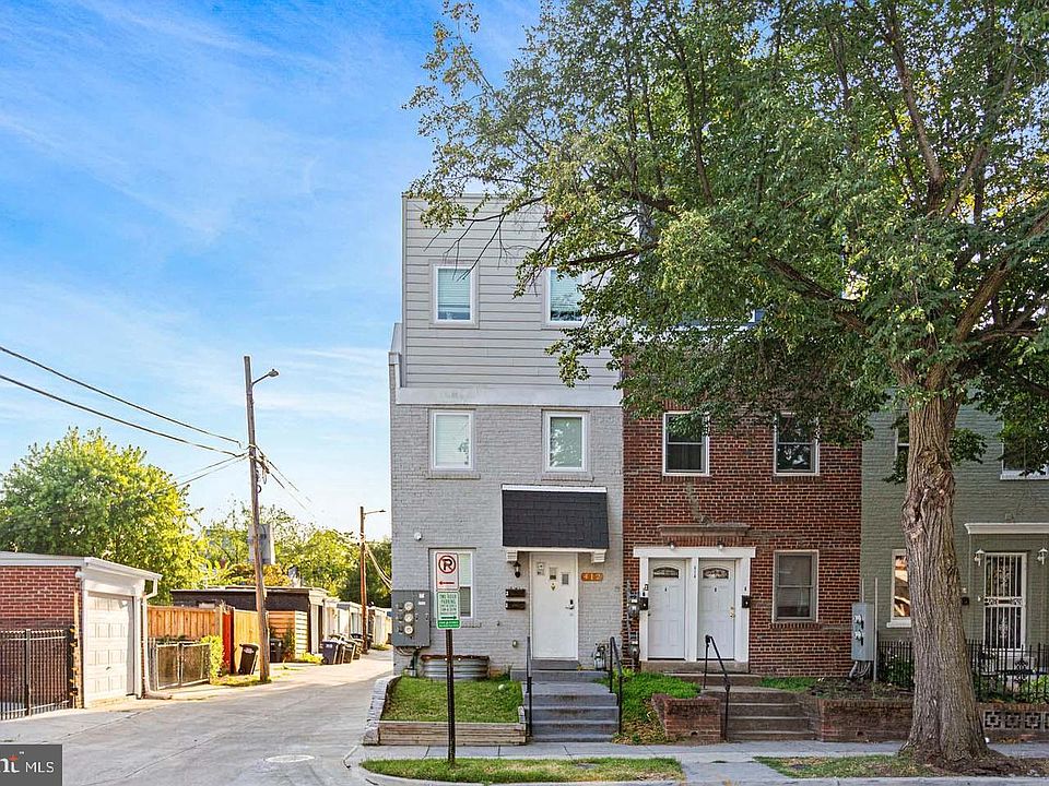 1st image of 412 20th St NE