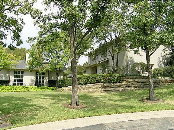 2nd image of 701 Sunrise Ct