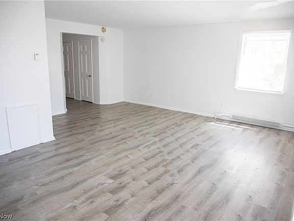 2nd image of 13833 Cedar Rd APT 205B