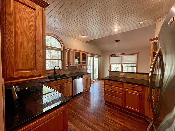3rd image of 10146 Woodland Ct
