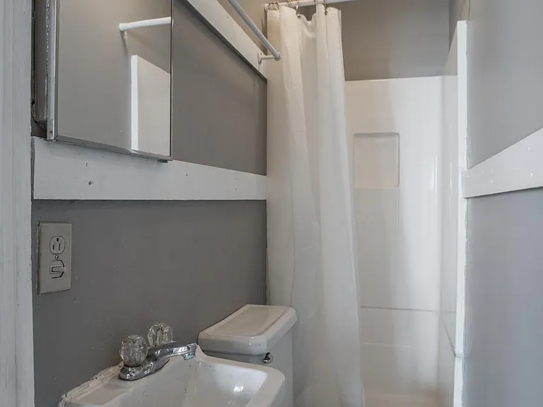 4228 Greenwood Pl — Photo 24