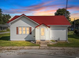 106 W Columbia St, Pierceton, IN