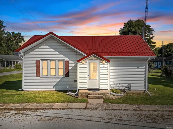106 W Columbia St, Pierceton, IN 46562