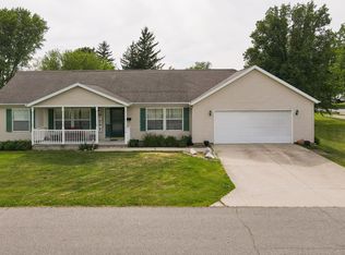 210 N 6th St, Kentland, IN 47951