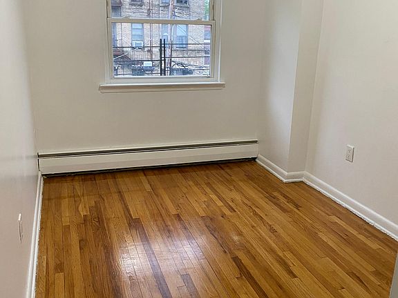 4th image of 655 E 224th St APT 3