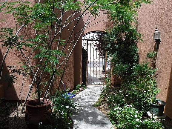 5th image of 9146 N Placita San Isidro
