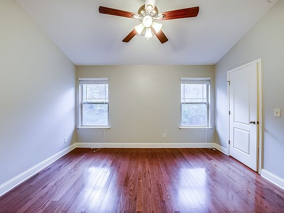 4th image of 1013 Woodbury Falls Dr