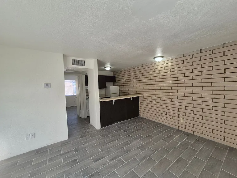 2173 S 1st Ave — Photo 5